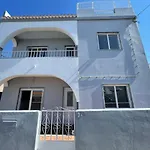 Spacious Villa. Large Rooftop. 4 Bedroom Sleeps 8