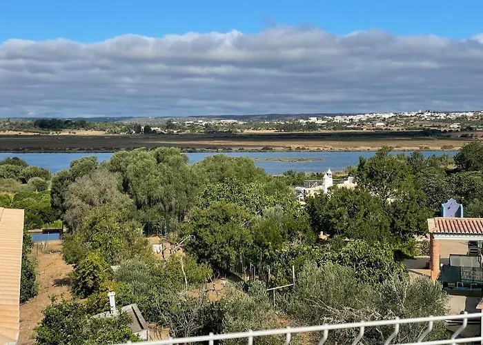 Spacious Villa. Large Rooftop. 4 Bedroom Sleeps 8