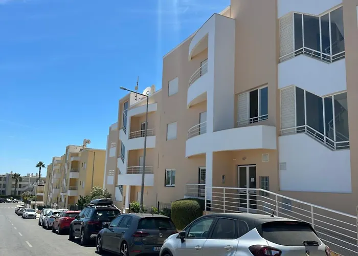 Two Bedroom Apartment In Center Of Alvor