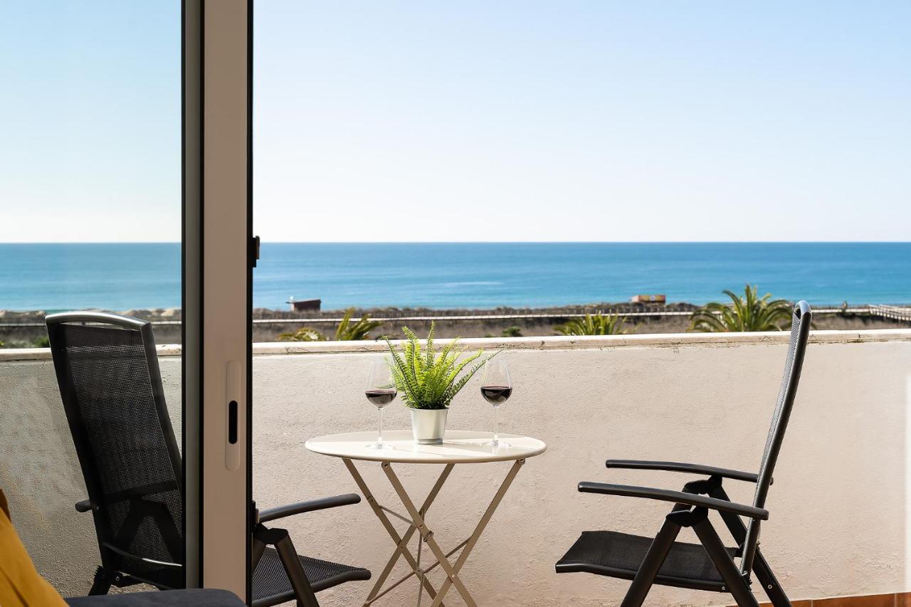Apartment Beachfront Relax By Real Life Concierge *