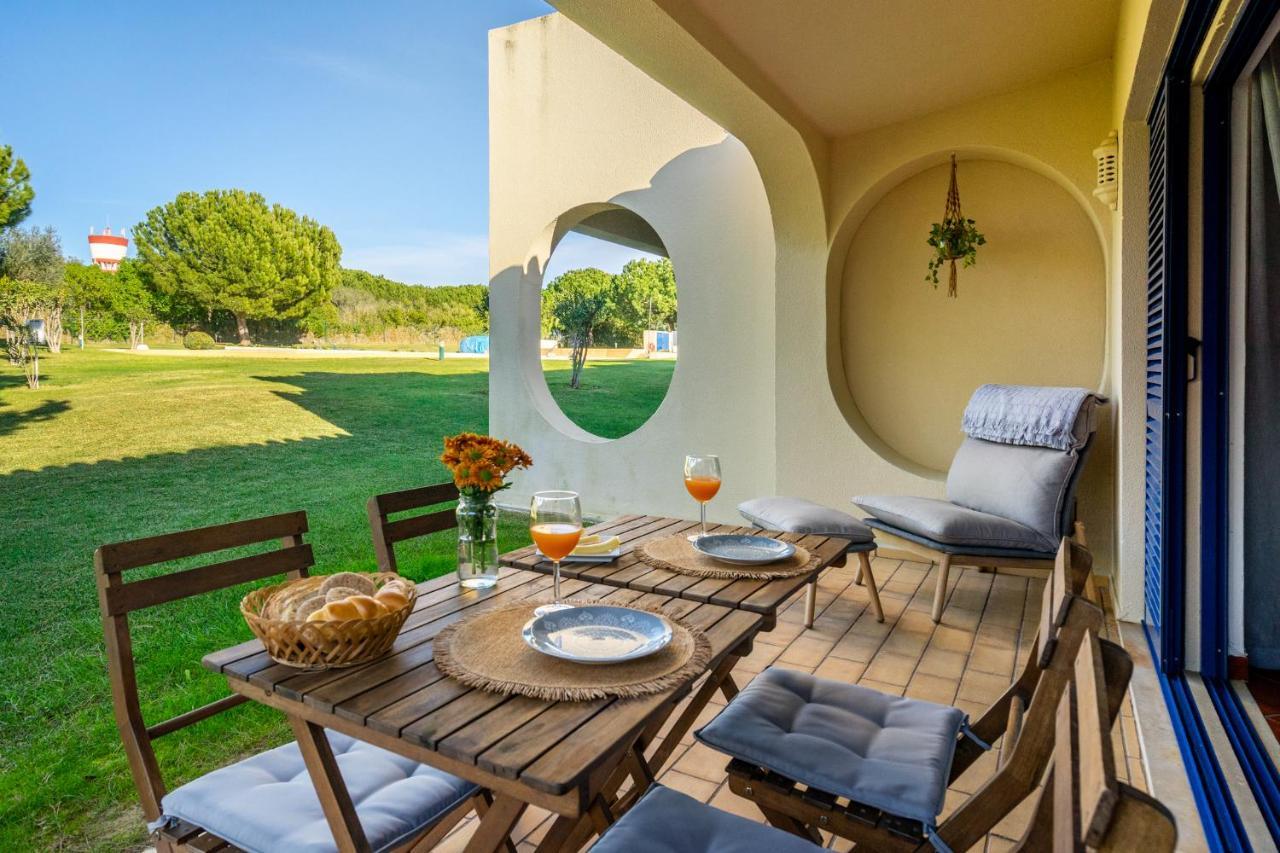 Casa de férias Paraiso De Alvor: Poolside Retreat Near And Village Alvor