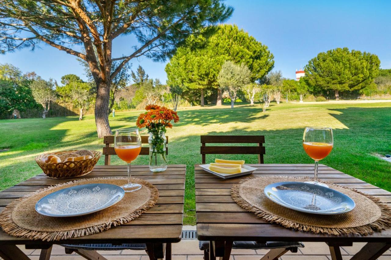 Paraiso De Alvor: Poolside Retreat Near And Village Casa de férias