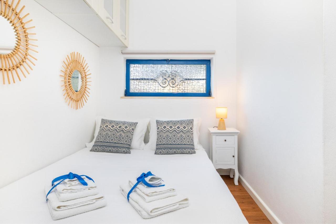 Paraiso De Alvor: Poolside Retreat Near And Village Holiday home
