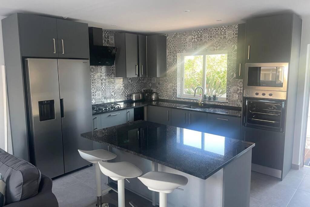 Spacious Villa. Large Rooftop. 4 Bedroom Sleeps 8