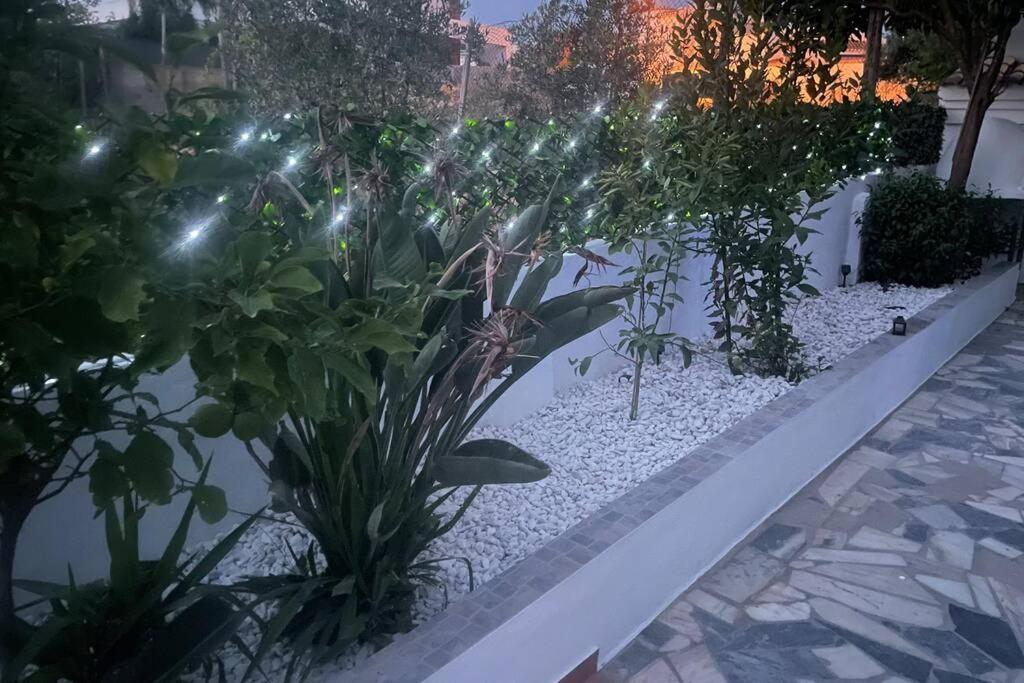 Spacious Villa. Large Rooftop. 4 Bedroom Sleeps 8 Alvor