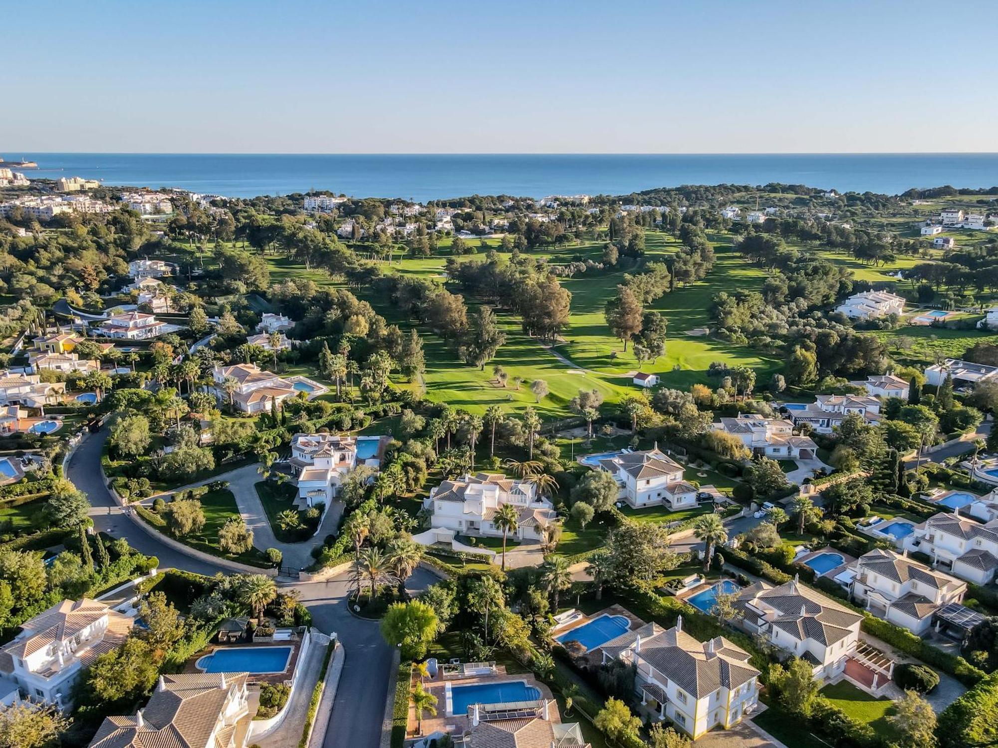 Alcore Luxury Golf At Alto Golf Pousada