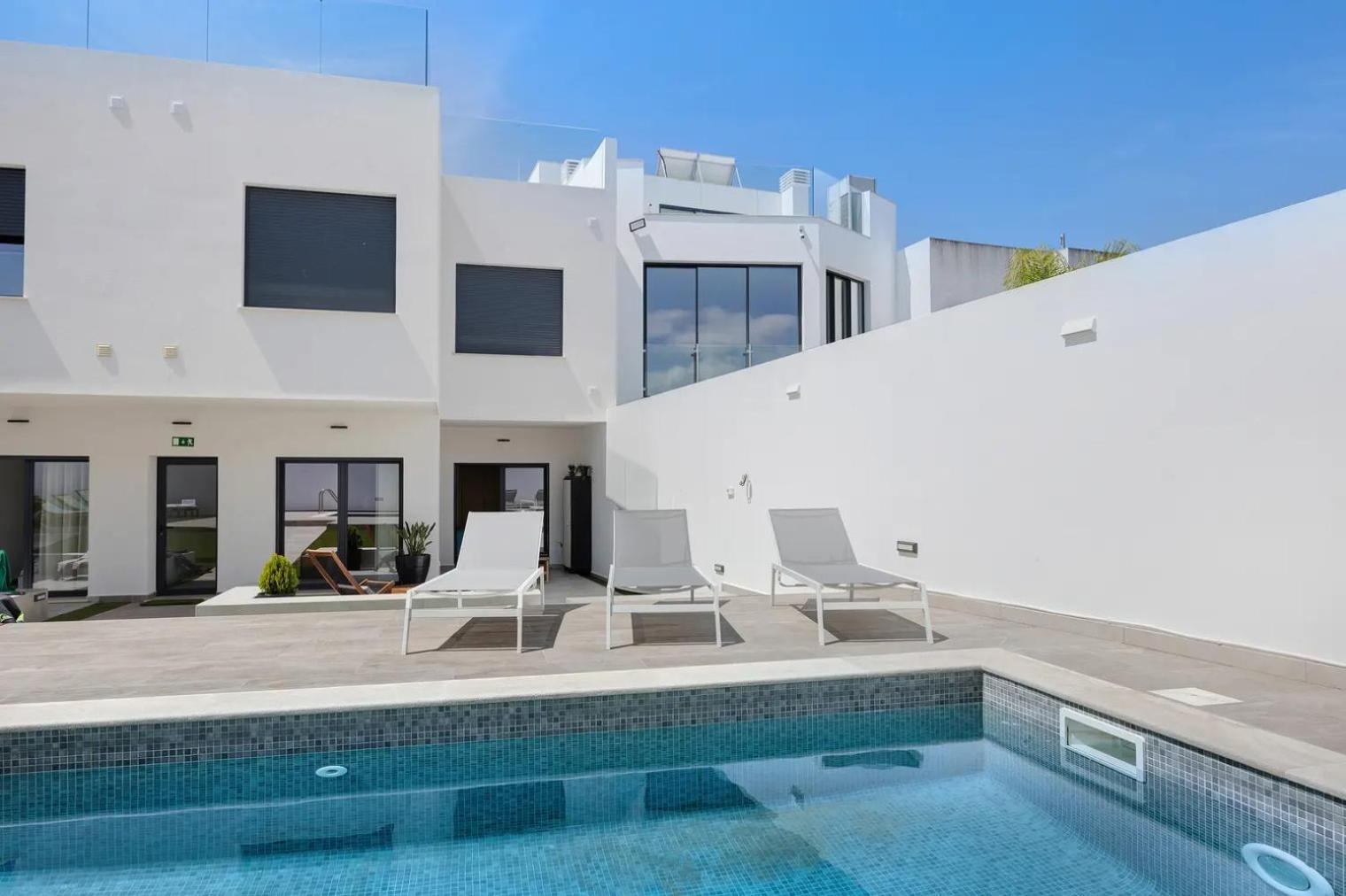 Ria Villa *
