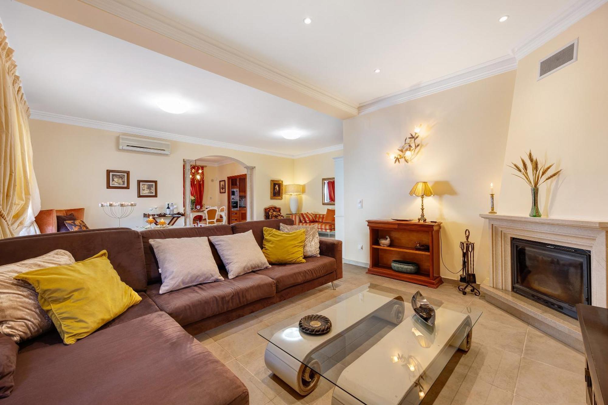 Tucha Villa *