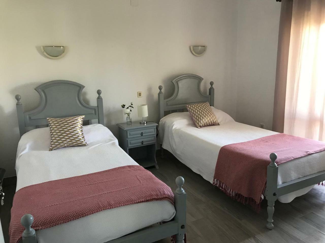 Hotel Suites &