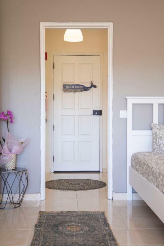 Luisa's Beach By Real Life Concierge Apartment