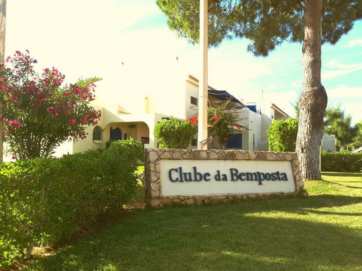 Paraiso De Alvor: Poolside Retreat Near And Village *
