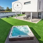 V5 Villa Emma - Luxury 5 Bedroom Villa In Alvor With Private Pool And Jacuzzi