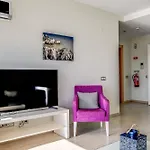 One Bedroom Apartment In Albur Village 2N