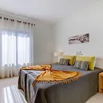 One Bedroom Apartment In Albur Village 2N