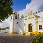 Beautiful Apartment With Shared Pool,Vila Da Praia