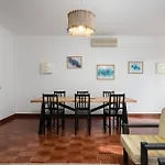 Spacious Apartment Near Beaches