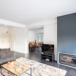 Modern 4 Bed Villa, Private Infinity Pool, Wi-Fi