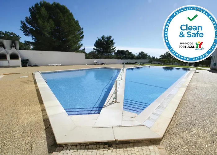 Vau Costa Beach Apartment With Pool