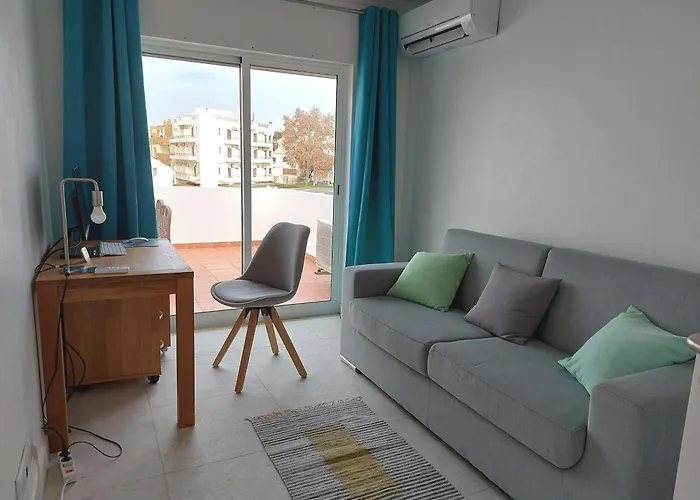 2 Bedroom Apartment In Centre Of Alvor - Valemar