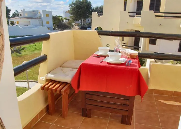 Modern Apartment In Alvor With Shared Pool 70 M²