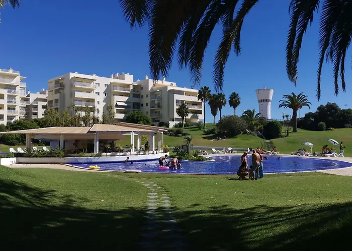 Garden And Pool Vilamarachique