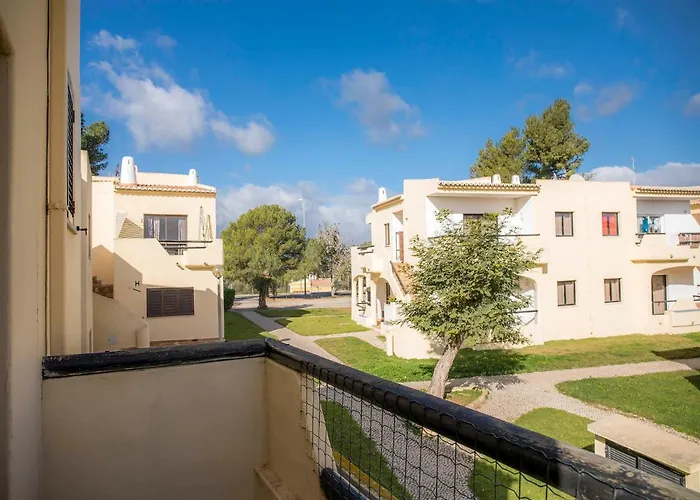 A27 - Secluded Apartment 2 Minutes From The Center