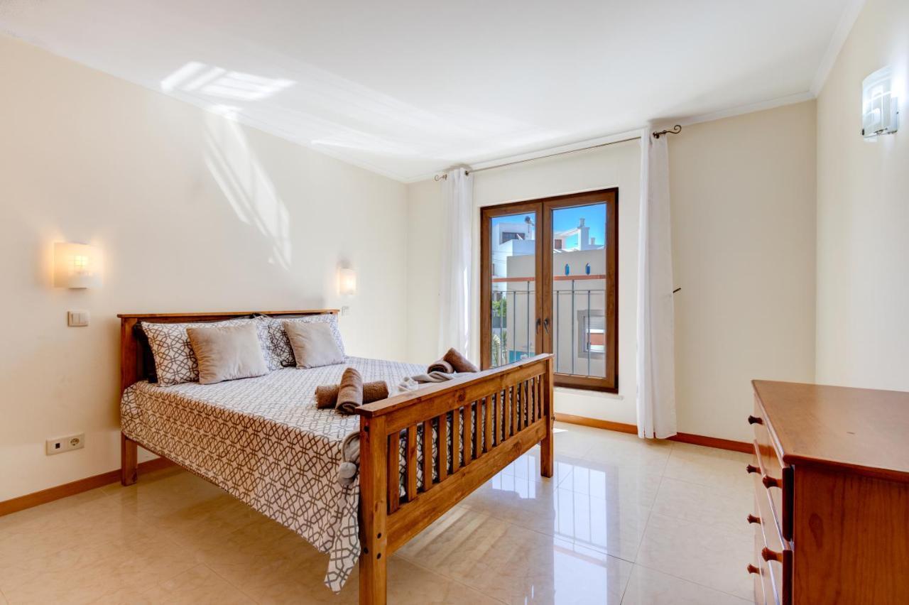 Two Bedroom With Rooftop Pool In Apartamento Alvor
