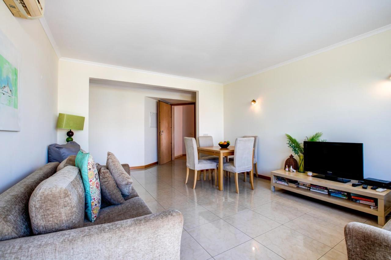 Apartamento Rooftop Pool Two Bedroom In *