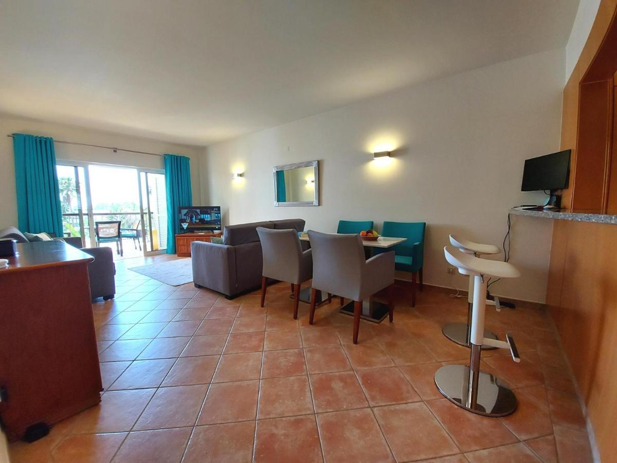 One Bedroom With Stunning Views Apartment