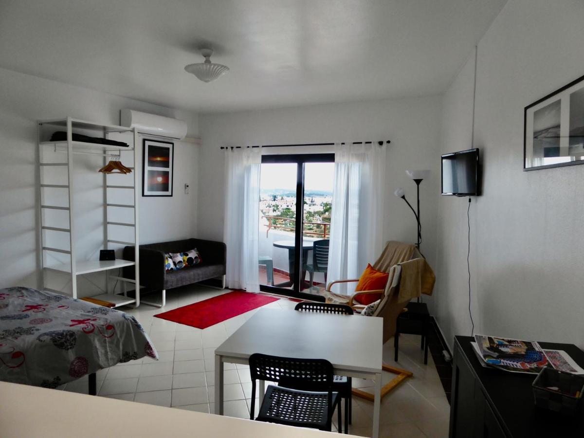 Studio Apartment *