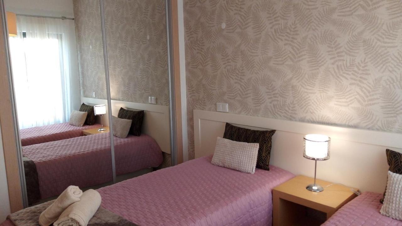 Apartamento T2 De Luxo Em Albur-village A 10 Minutos Da A Pe