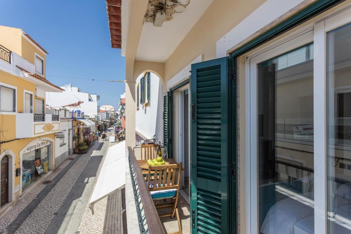 Stories 1 - Sunny Roof Terrace *