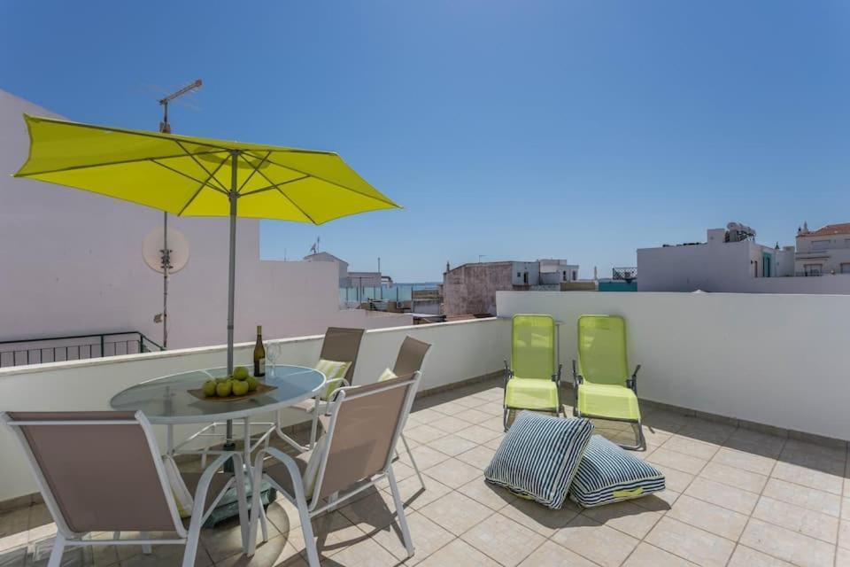 Stories 1 - Sunny Roof Terrace * Alvor