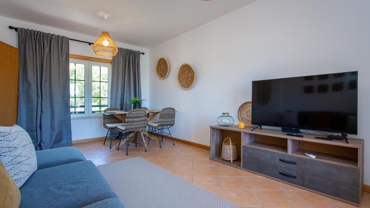 Glamorous 1Bdr Apartment W/ Balcony And Pool By Lovelystay *
