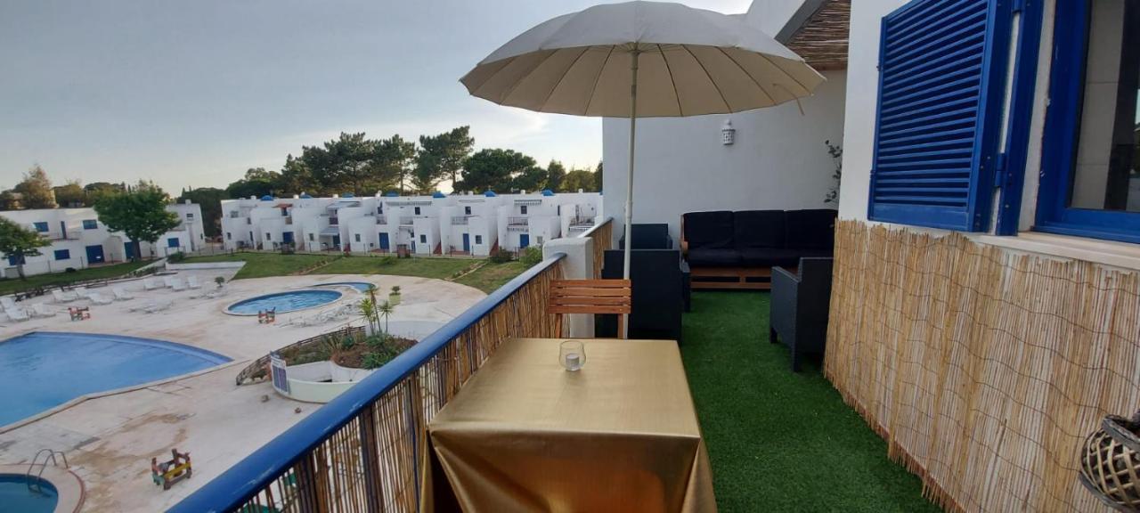 Alvor Balcony With Pool By Homing Apartamento