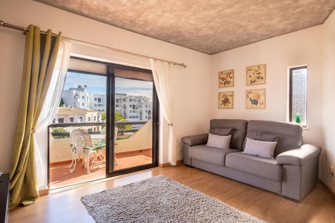 Apartment Lovely One Bedroom In