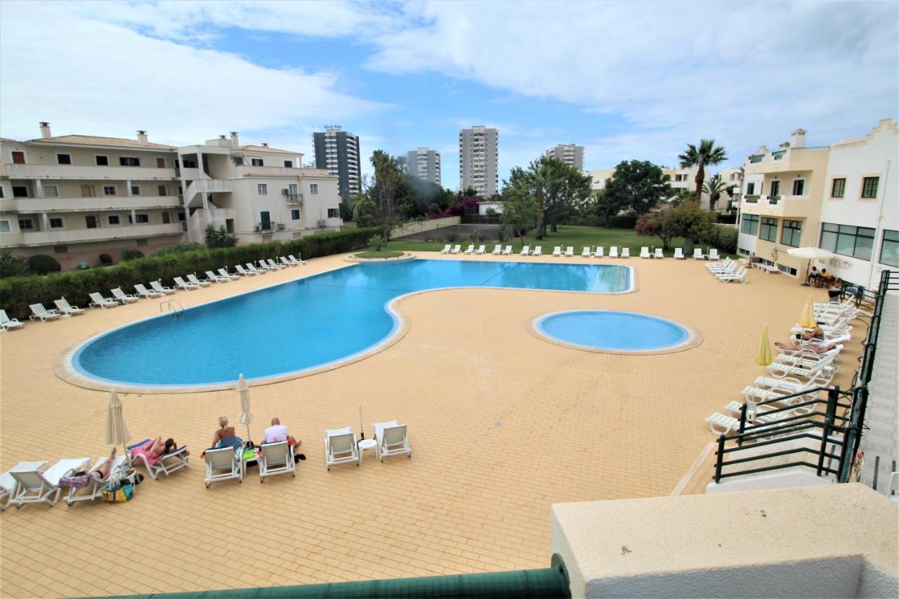 T2 Sea Breeze Apartment *