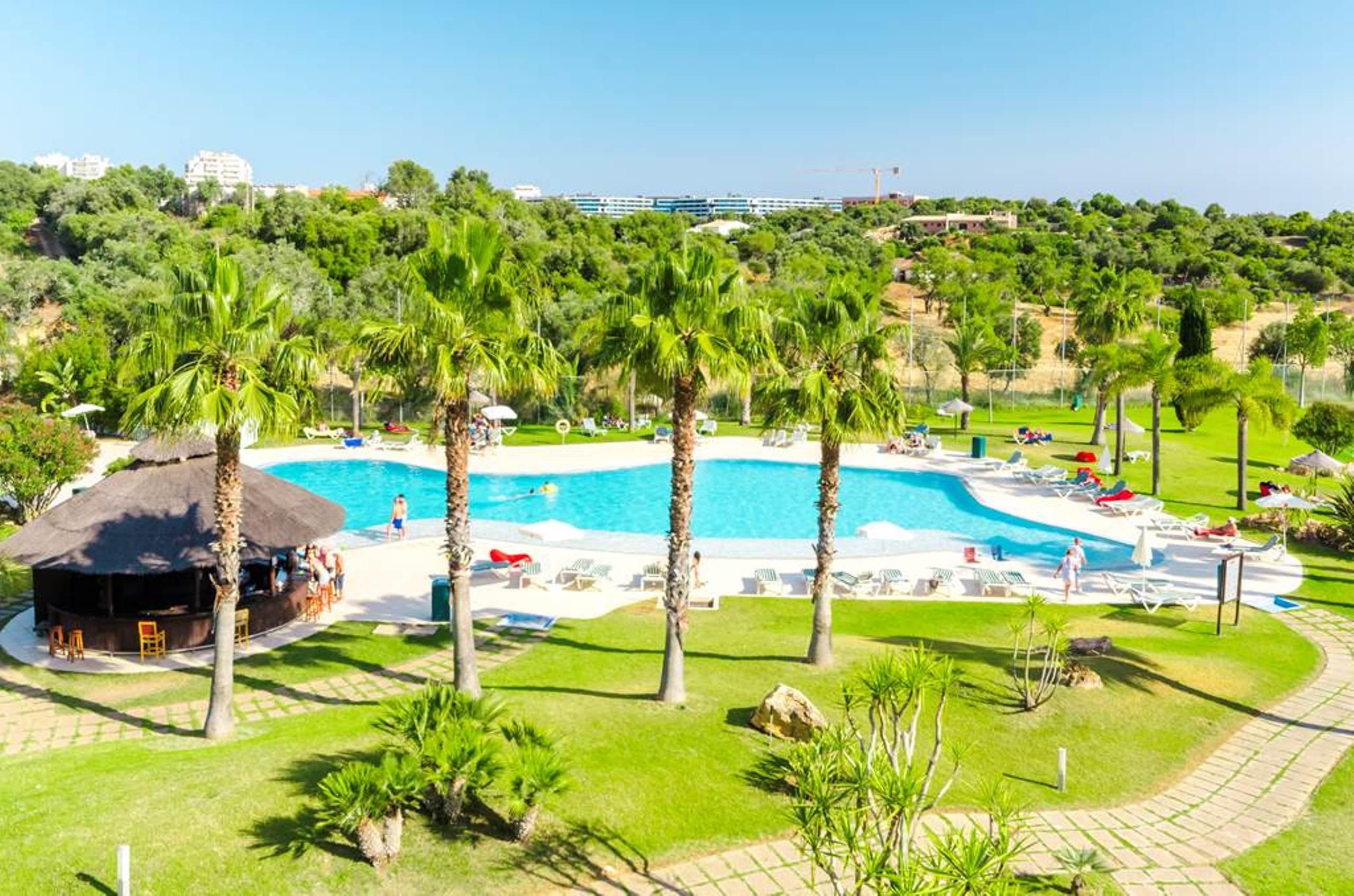 Yellow Garden - Alvor