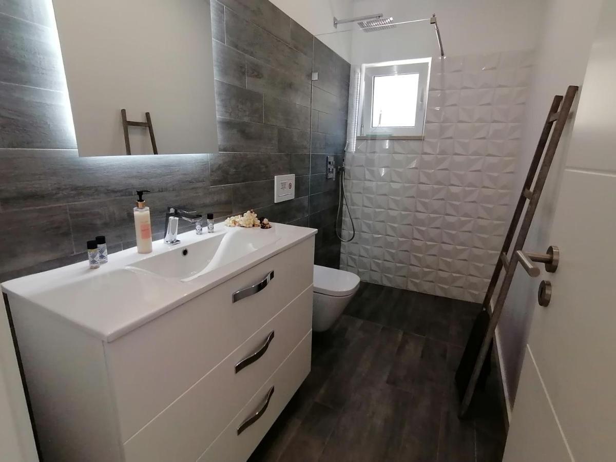 Modern Near The Sea And Town Centre Villa Alvor