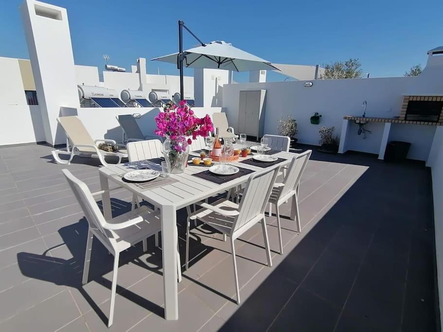 Apartment 2 Bedrooms , Centre Of Alvor, Open View And Private Parking *