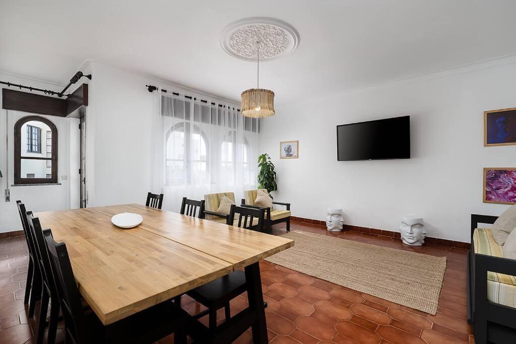 Spacious Near Beaches