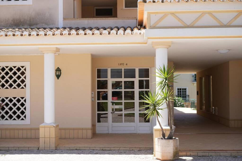 Apartamento Spacious Portuguese Flat With Pool Next To