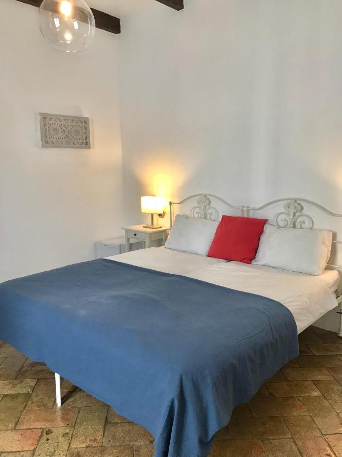 Casa Largo Do Poco Bed & Breakfast