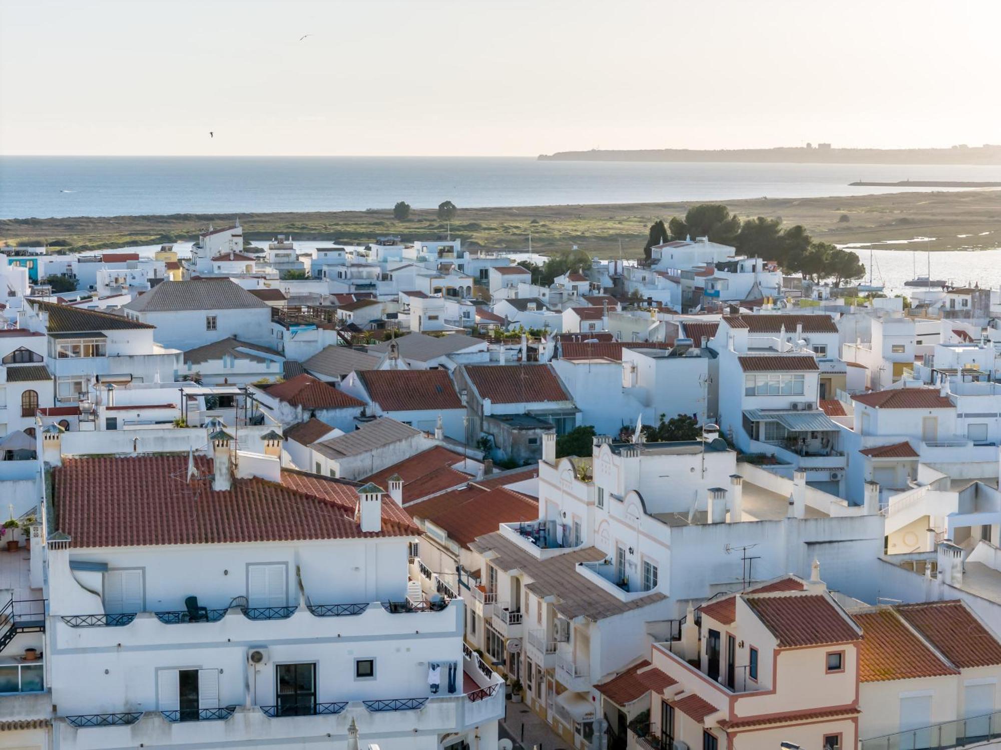 Casa Amonita, * Alvor