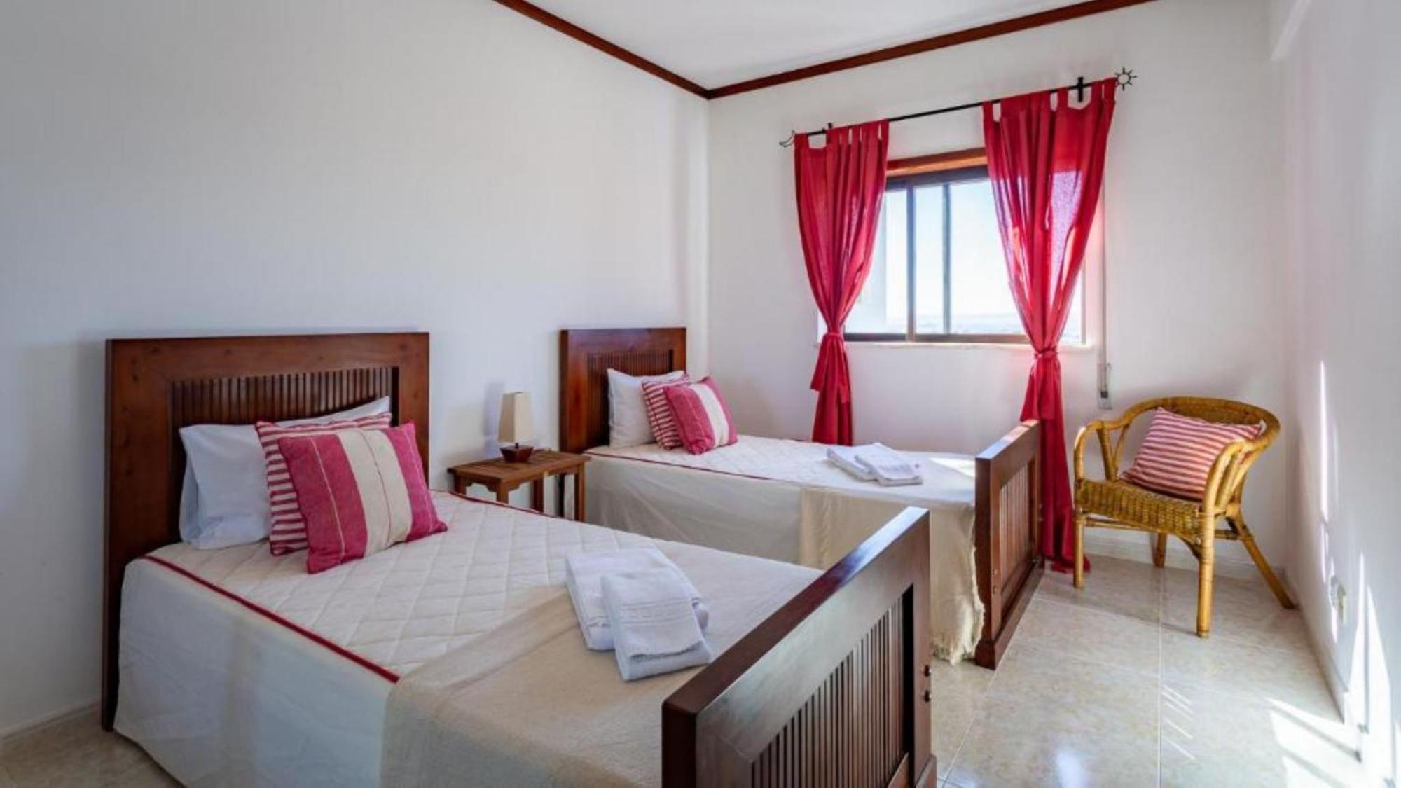 2 Bedrooms Balcony Flat *