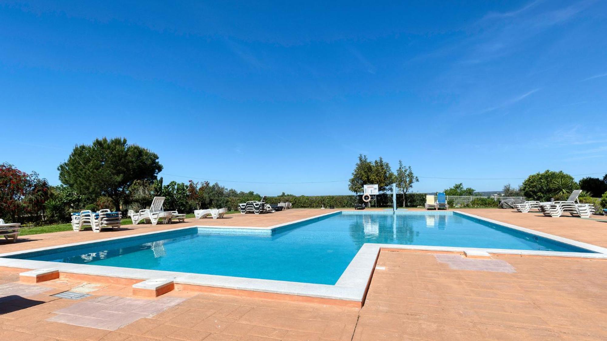 2 Bedroom With Pool View - Dourada * Alvor