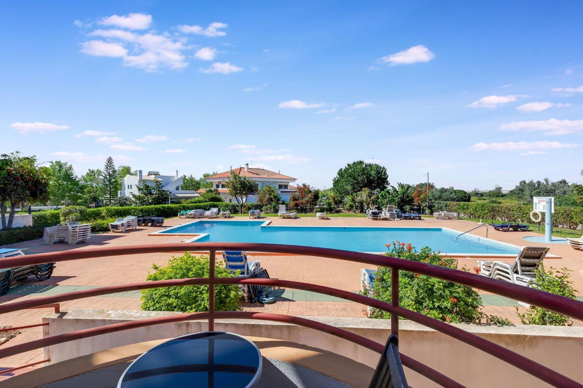 2 Bedroom With Pool View - Dourada * Alvor