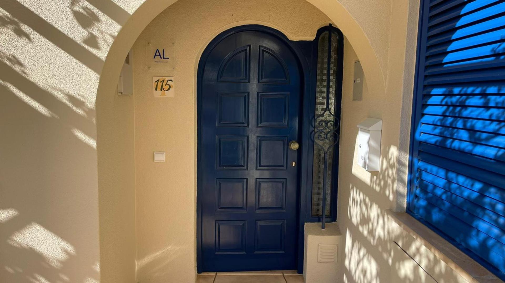 Superb With Patio And Direct Access To Pool *