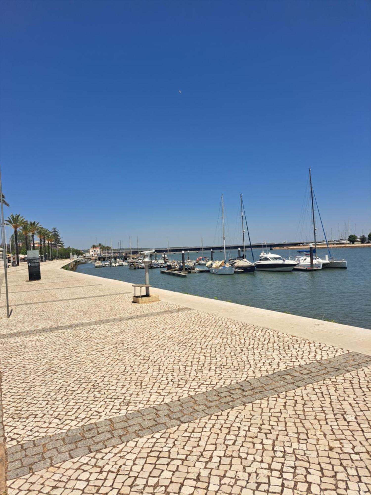 Bempostas Do Sol, Rua Gil Simoes, Lote 73c *