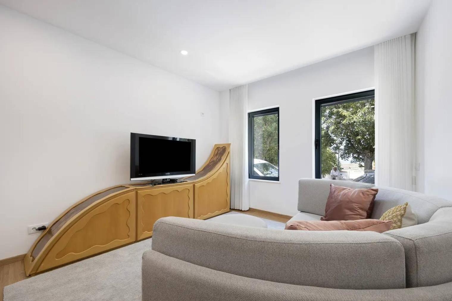 Ria Apartment *